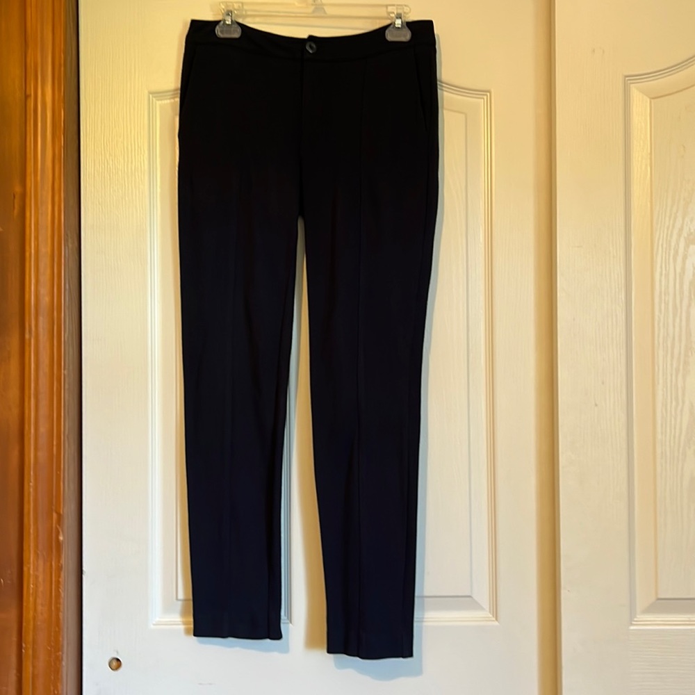 VGUC. CABI Ava navy blue cropped pants